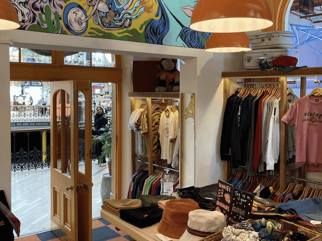 Independent store clothes shops